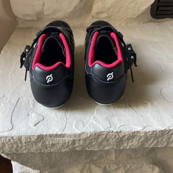 Peleton Cycling Shoes - Picture 3 of 6